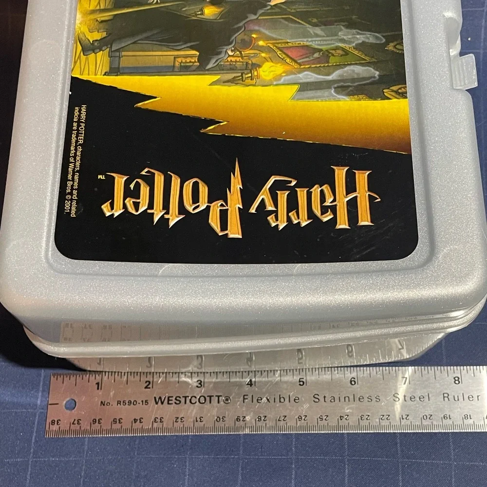 VTG Thermos Co. 2001 Harry Potter gray plastic lunchbox *EUC*